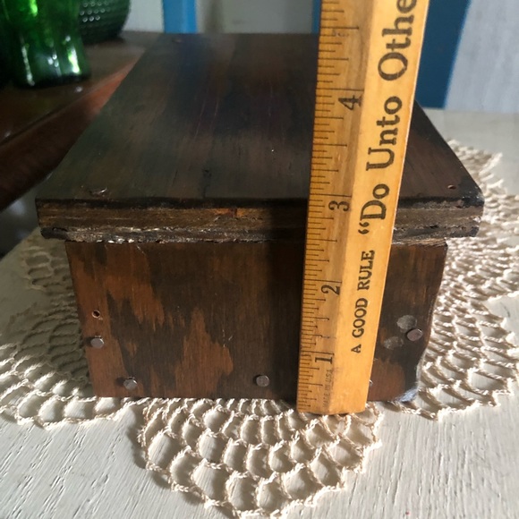 Primitive Wooden Matchstick Holder - Picture 8 of 8